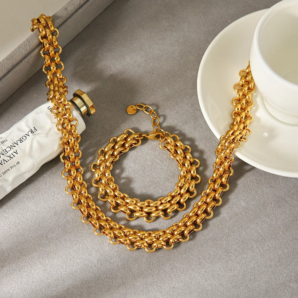 The Woven Link Necklace